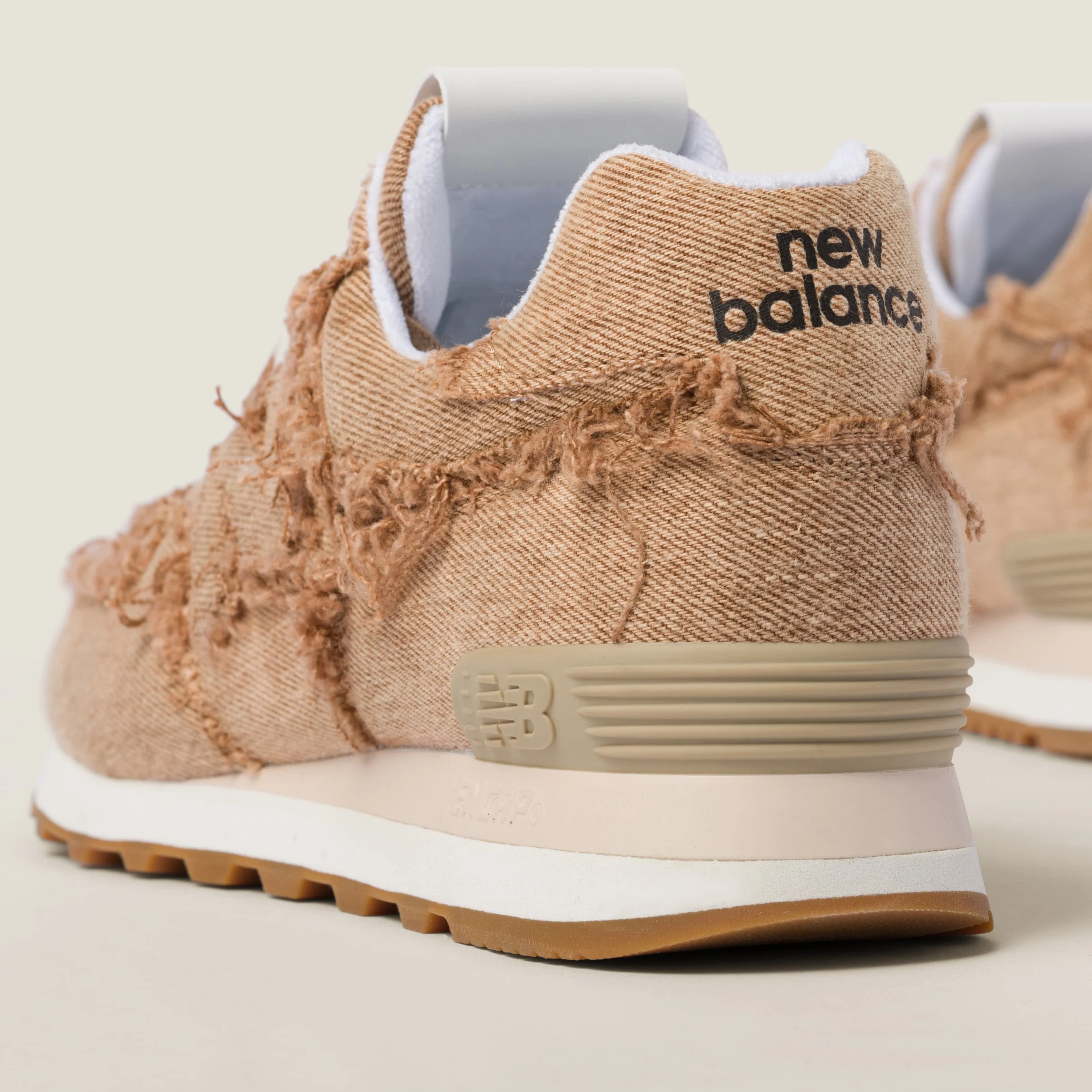 New Balance 574 x Miu Miu – Marrones - Imagen 3